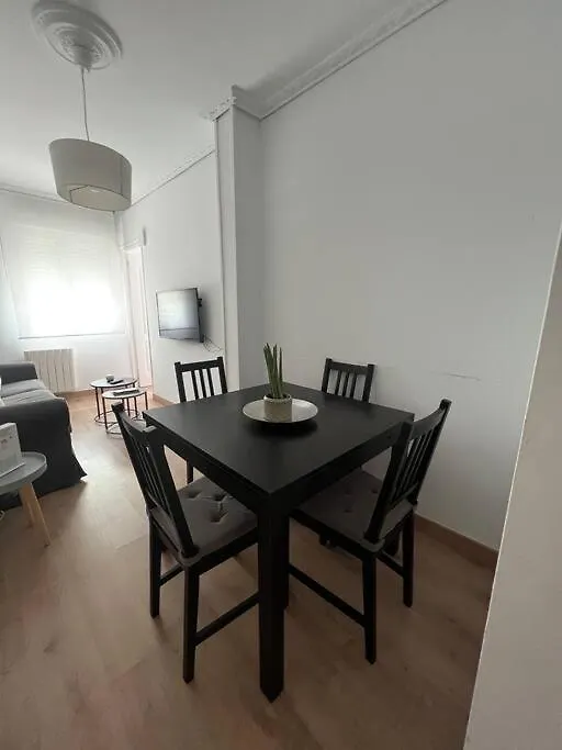 Bonito Apartamento De 2 Habitaciones Santander Apartment