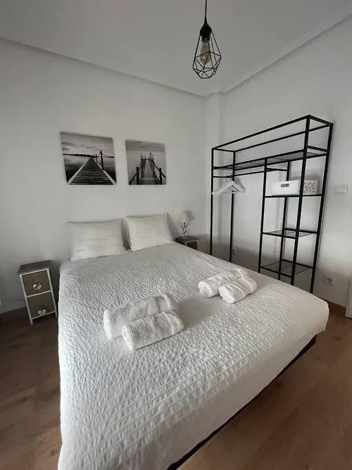 Bonito Apartamento De 2 Habitaciones Santander Spain